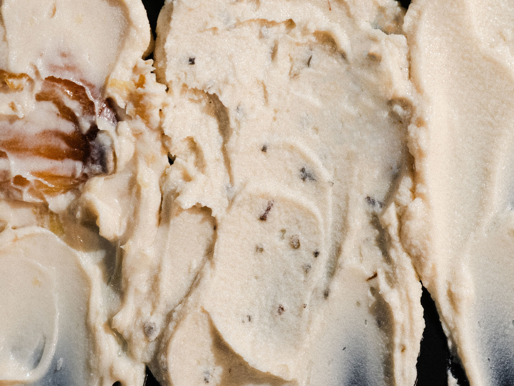 Close-up of UMYUM Garlic butter texture.